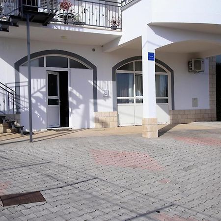 Charming Carmen Apartment Kastela Dış mekan fotoğraf