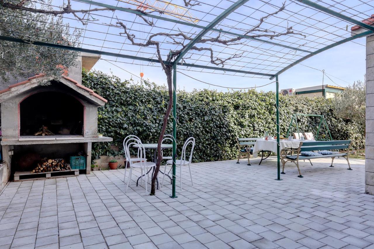 Charming Carmen Apartment Kastela Dış mekan fotoğraf