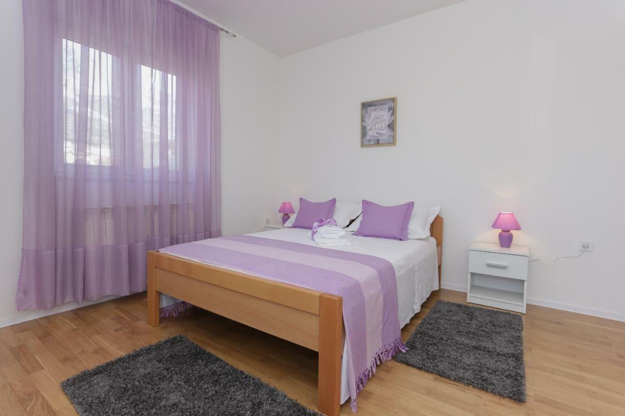 Charming Carmen Apartment Kastela Dış mekan fotoğraf