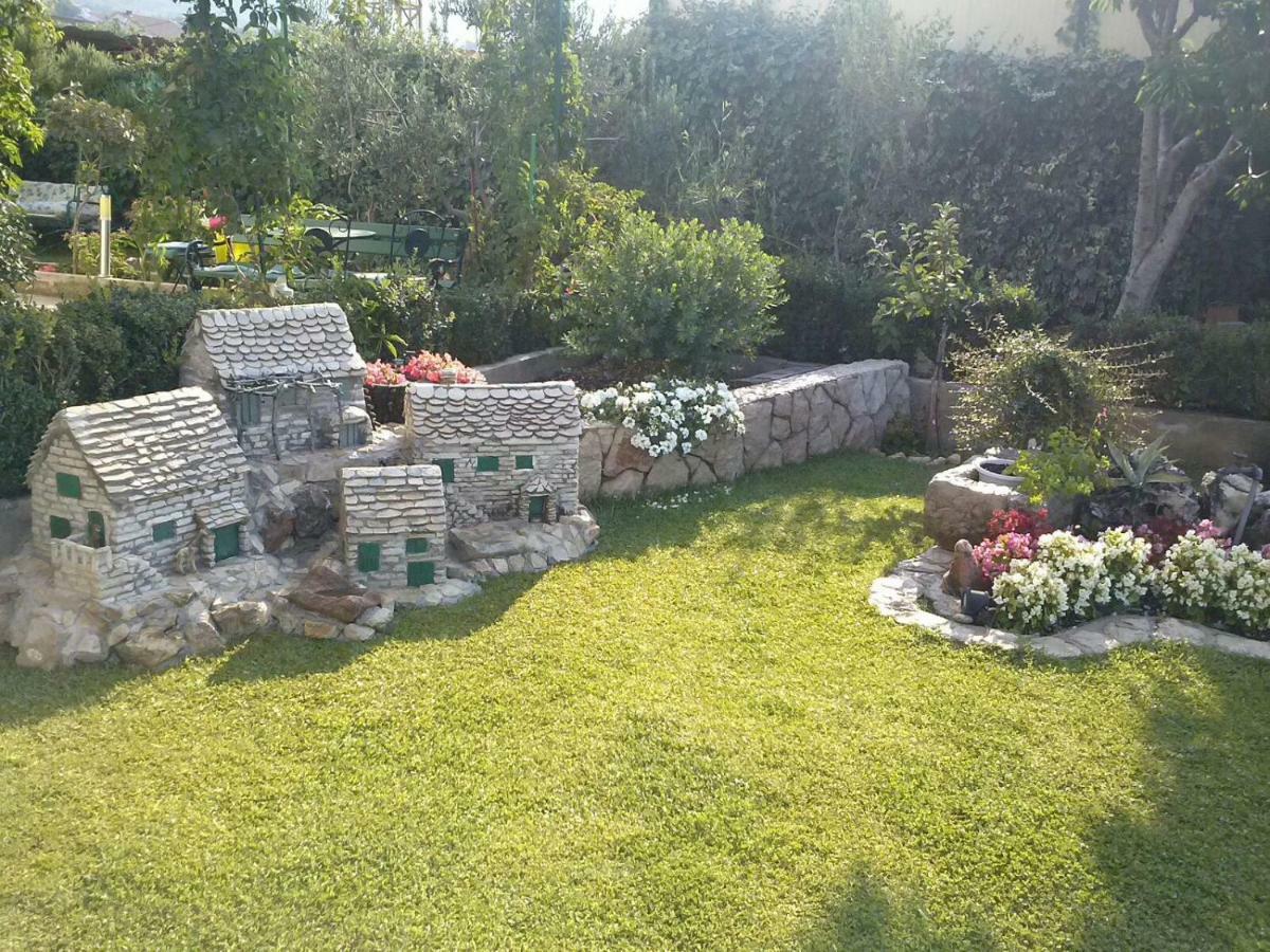 Charming Carmen Apartment Kastela Dış mekan fotoğraf